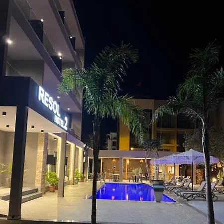 Resol 2 ホテル