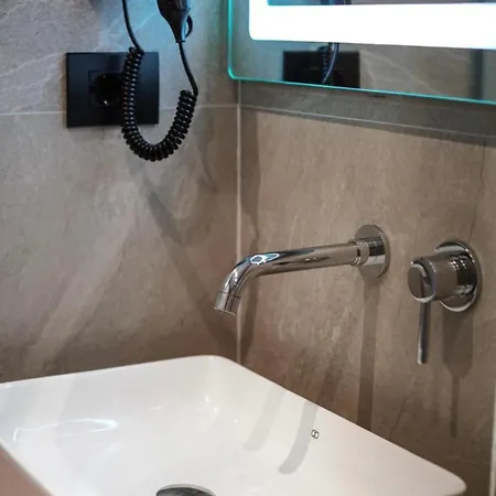 Resol 2 ホテル 4*