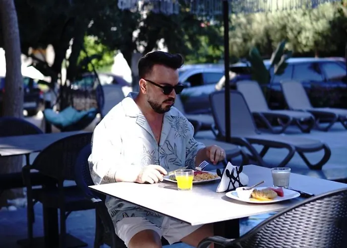 Resol 2 Hotel Ksamil